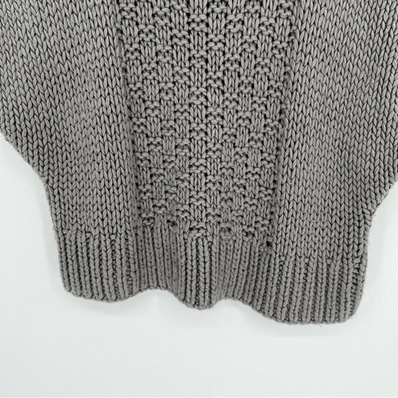 CAARA Oliver Chunky Knit Sleeveless Sweater Gray - Size L - Picture 5 of 11